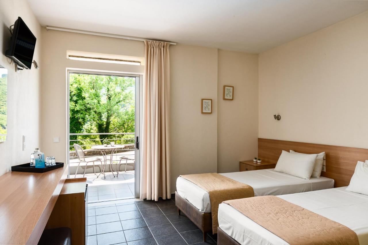 Gefiri Plakas Hotel, Tzoumerka Exterior photo