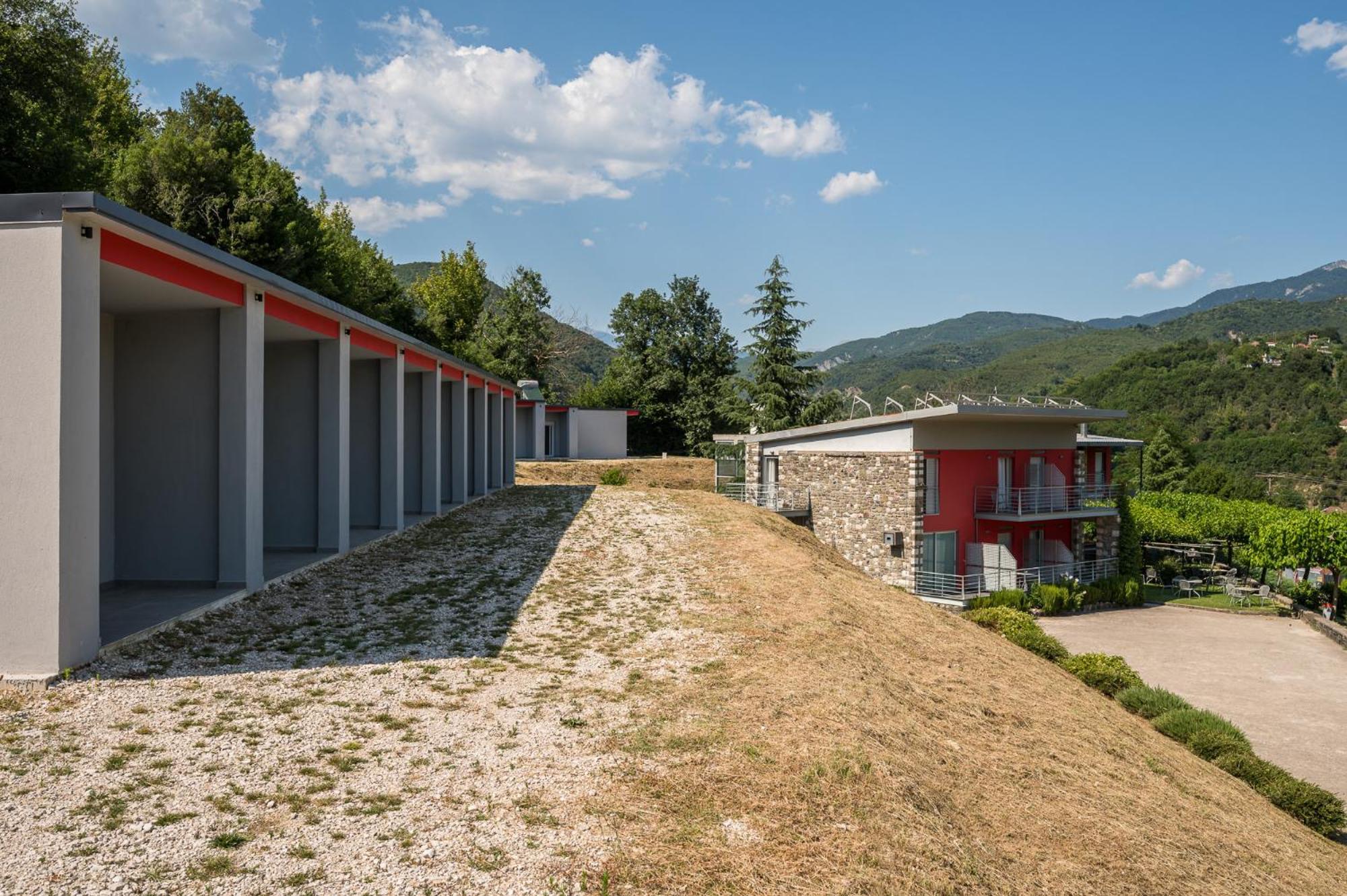 Gefiri Plakas Hotel, Tzoumerka Exterior photo